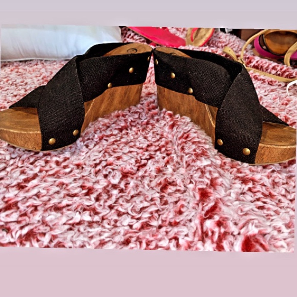 Black strapped tan wedge heels hood condition